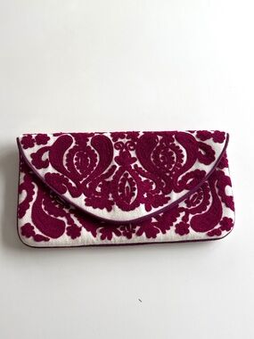 Fuchsia Appliquée Clutch